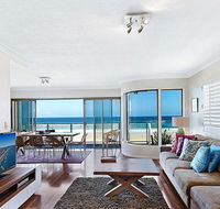 Gold Coast Beachfront Mansion - Holiday Byron Bay