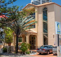 Gold Coast Hostel - Holiday Byron Bay
