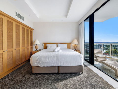 Gold Tower Private Deluxe 1 Bedroom Ocean View - Holiday Byron Bay 3