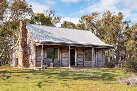 Grampians Pioneer Cottages - Holiday Byron Bay 0