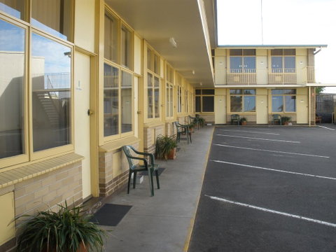 Grand Central Motel - Holiday Byron Bay 0