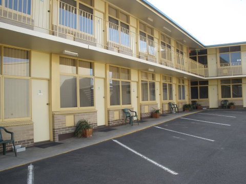 Grand Central Motel - Holiday Byron Bay 1