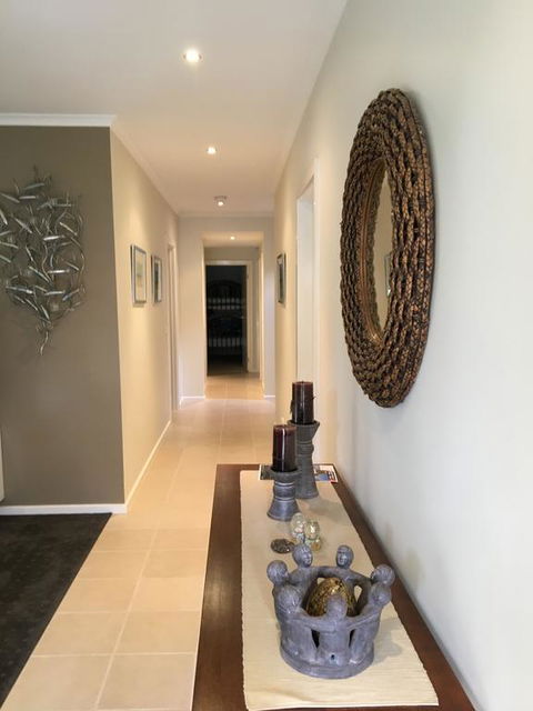 Grand Escape McKenzie - Boutique Rentals - Holiday Byron Bay 3