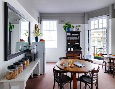 Grand Hotel Sydney - Holiday Byron Bay 3