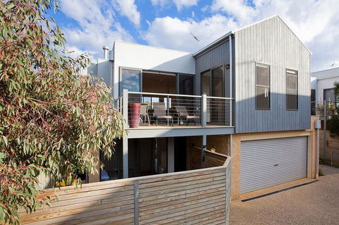 Great Ocean Retreat 5-7 - Holiday Byron Bay 0