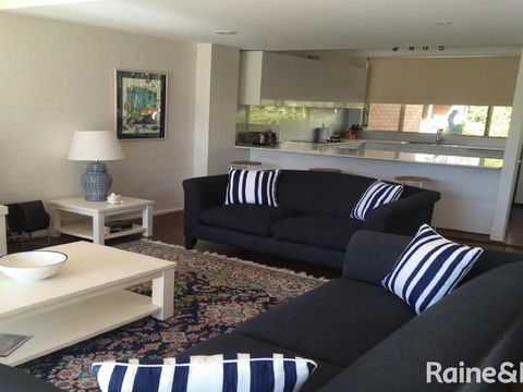 Greenpark #11 - 11/45 Avoca Drive, Avoca Beach - Holiday Byron Bay 2