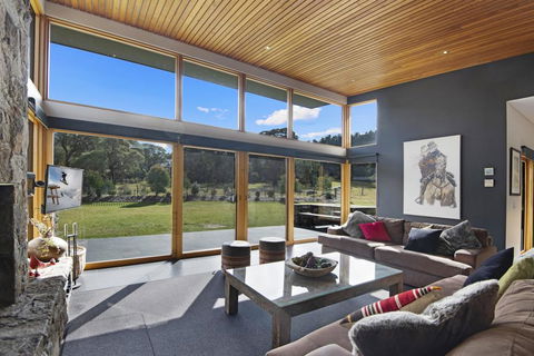 Grey Mare Chalet - Holiday Byron Bay 2