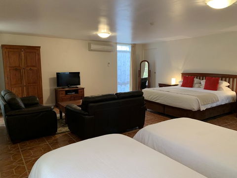 Guildford River Retreat - Holiday Byron Bay 2