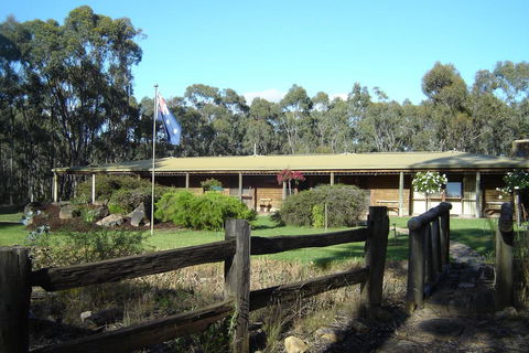 Gunyah Valley Retreat - Holiday Byron Bay 0