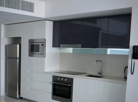 H Luxury Apartment At Surfers Paradise - Holiday Byron Bay 1
