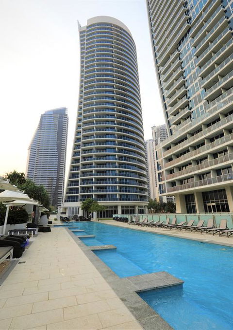 H Luxury Apartment At Surfers Paradise - Holiday Byron Bay 3