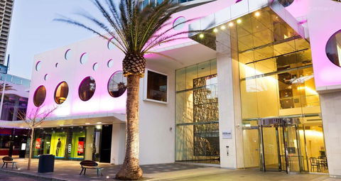 H Ocean View In Surfers Paradise - Holiday Byron Bay 1