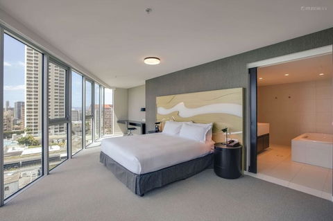 H Ocean View In Surfers Paradise - Holiday Byron Bay 2