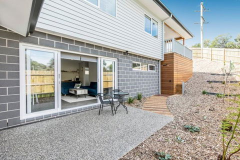 HALE KUPA Rye Beach House Spa Table Tennis - Holiday Byron Bay 2