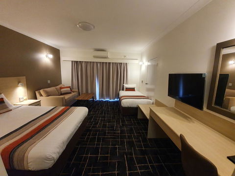 Hamilton's Queanbeyan Motel - Holiday Byron Bay 3