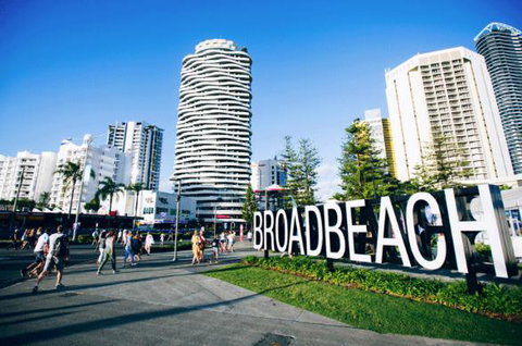 Hamptons #1 Broadbeach Apartment - 1 Bedroom - New Luxurious - Holiday Byron Bay 2