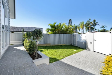 Hamptons #1 Broadbeach Apartment - 1 Bedroom - New Luxurious - Holiday Byron Bay 1