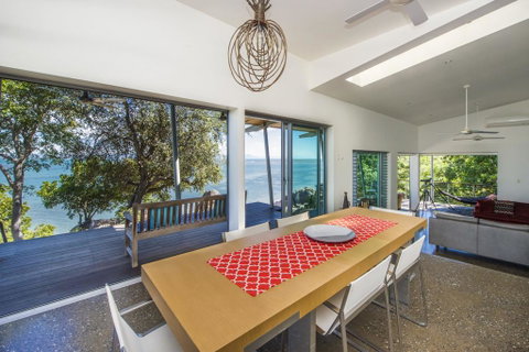 Headland Hideaway - Holiday Byron Bay 3