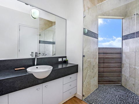 HEARN'S BEACH HOUSE - Holiday Byron Bay 3