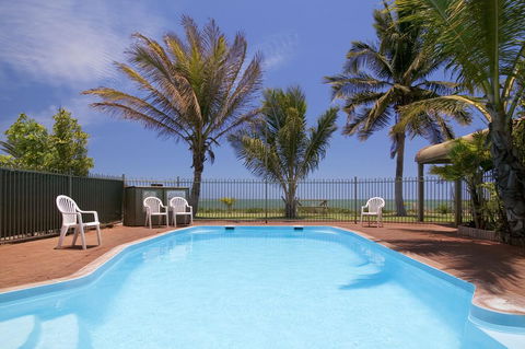 Hedland Hotel - Holiday Byron Bay 1