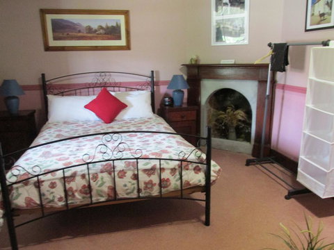 Henry's Cottage - Holiday Byron Bay 1