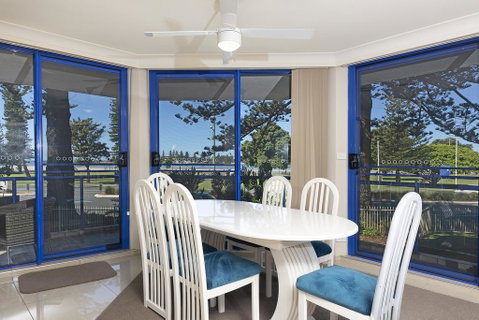 Heritage Unit 101/18 Manning Street, Tuncurry - Holiday Byron Bay 3