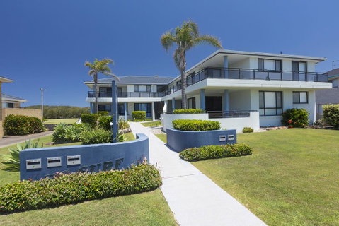 Hi Surf Unit 3, 92 Head St, Forster - Holiday Byron Bay 0