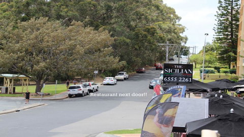 Hibiscus Court 3 - Forster Main Beach! - Holiday Byron Bay 1