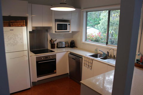 Hidden Oasis Pet Friendly In Anna Bay - Holiday Byron Bay 3