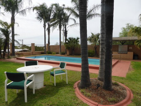 Hilltop Motel - Holiday Byron Bay 0