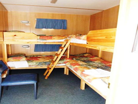 Hobart Bush Cabins - Holiday Byron Bay 0