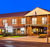 Holbrook Town Centre Motor Inn - Holiday Byron Bay