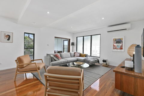 Holiday Hideaway, Sunshine Beach - Holiday Byron Bay 1