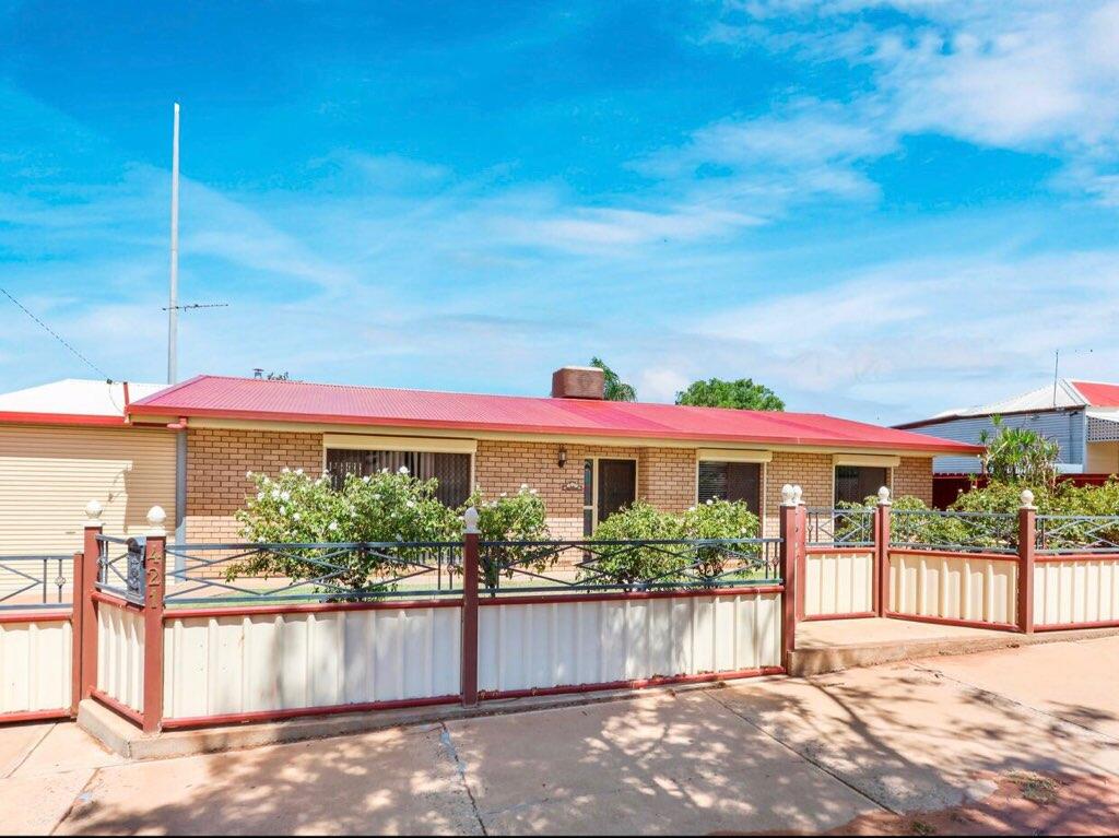 Broken Hill NSW Holiday Byron Bay