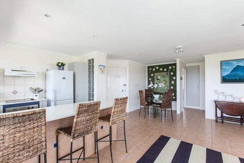 Home Away From Home With Sweeping Ocean Views - Unit 12, 60 Peregian Esplanade - Holiday Byron Bay 3