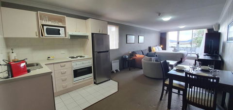 Horizons 201 - Lake Jindabyne Waterfront - Holiday Byron Bay 2