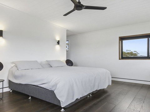 Horizons At Currarong - Architecturally Designed Beach House - Holiday Byron Bay 1
