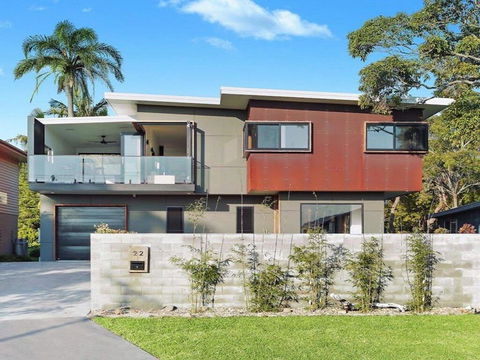 Horizons At Currarong - Architecturally Designed Beach House - Holiday Byron Bay 0