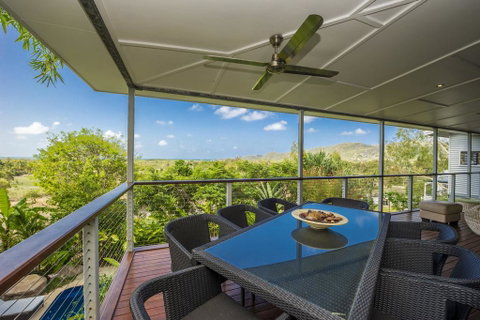 Horseshoe Bay Vista - Holiday Byron Bay 1