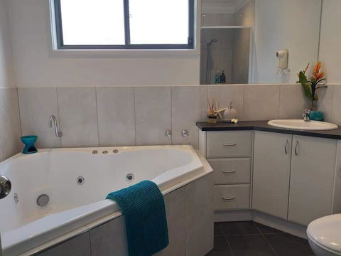 Island Cove Spa Retreat - Holiday Byron Bay 2