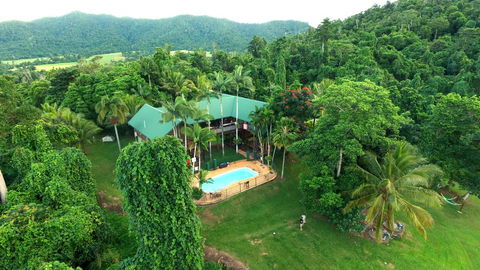 Jackaroo Treehouse Mission Beach - Holiday Byron Bay 0