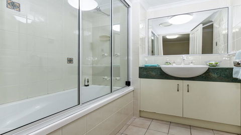 Jade Waters Hervey Bay - Holiday Byron Bay 1