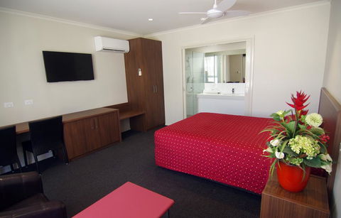 Jane Eliza Motor Inn - Holiday Byron Bay 0
