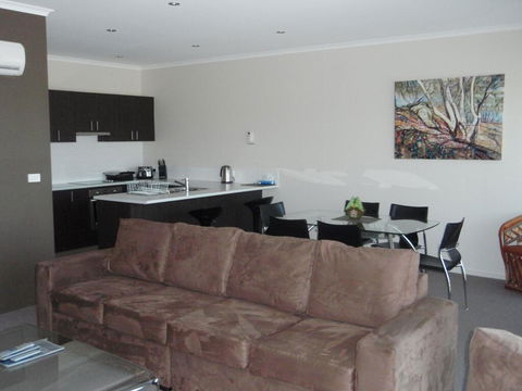 Jasper 3 Town Centre Jindabyne - Holiday Byron Bay 3