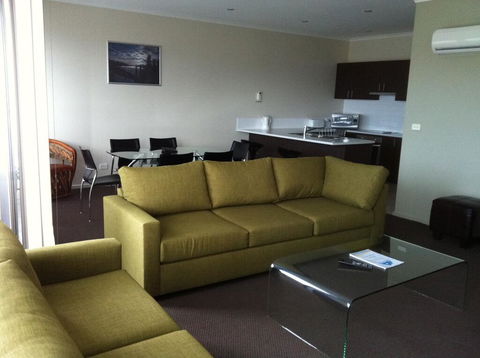 Jasper 4 Town Centre Jindabyne - Holiday Byron Bay 3