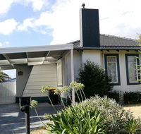 Jesson Crescent Dandenong Cozy House - Holiday Byron Bay
