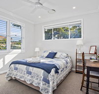 Jetty Splendour Guest Bedroom with Bathroom en-suite B'nB - Holiday Byron Bay