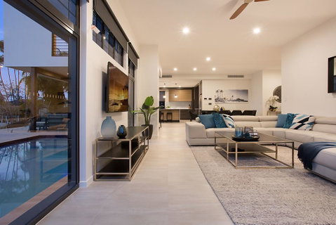 Jewel Of Broadbeach - Holiday Byron Bay 2