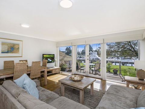 JOHANSSON'S PERCH No. 3 - Holiday Byron Bay 0