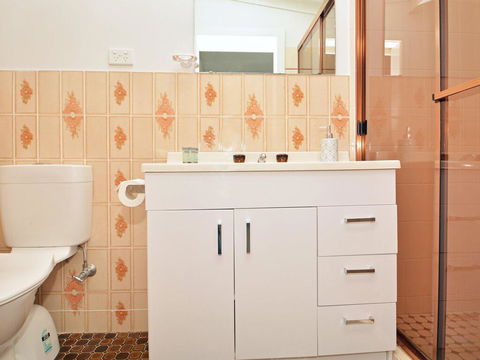 Just Listed Blaxlands Homestead - The Very Best Location In The Valley, Walk To Everything - Holiday Byron Bay 3